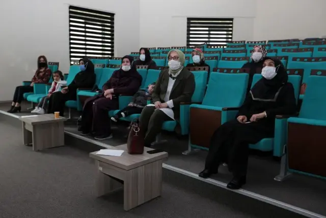 Van Büyükşehir Belediyesinden 'Otizm' konulu seminer Van Büyükşehir Belediyesinden 'Otizm' konulu seminer