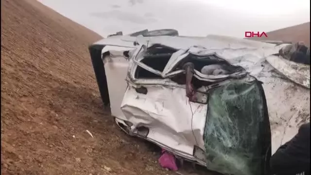 Hakkari yolunda kaza: 2 ölü, 4 yaralı Hakkari yolunda kaza: 2 ölü, 4 yaralı