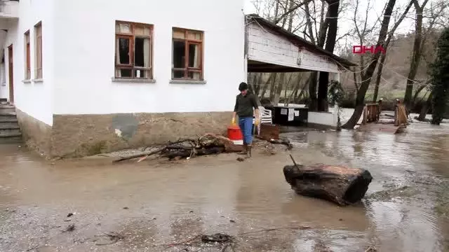 YAĞIŞLARIN ARDINDAN TARIM ARAZİLERİ SULAR ALTINDA KALDI YAĞIŞLARIN ARDINDAN TARIM ARAZİLERİ SULAR ALTINDA KALDI