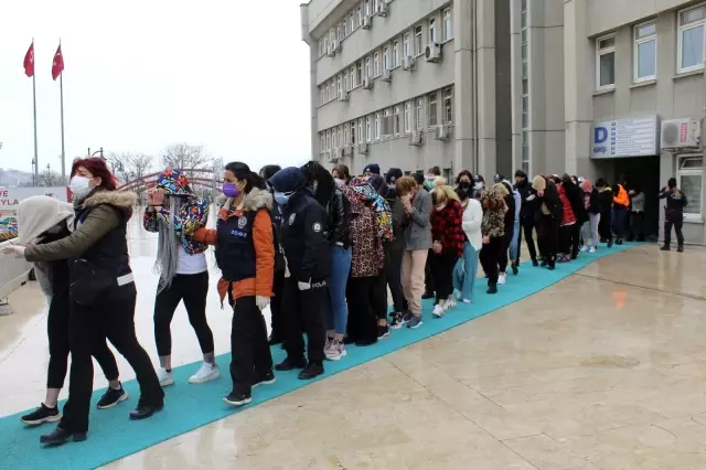 Son dakika haberleri! 'Yarasa kız' operasyonunda 125 kişi adliyeye sevk edildi Son dakika haberleri! 'Yarasa kız' operasyonunda 125 kişi adliyeye sevk edildi