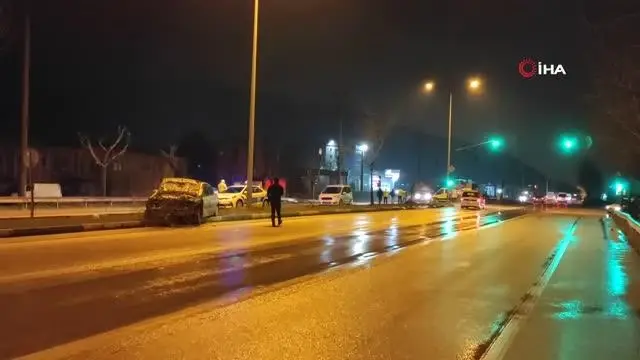 Son dakika haber! Yasak yerden dönmeye çalıştı, kaza kaçınılmaz oldu: 1 yaralı Son dakika haber! Yasak yerden dönmeye çalıştı, kaza kaçınılmaz oldu: 1 yaralı