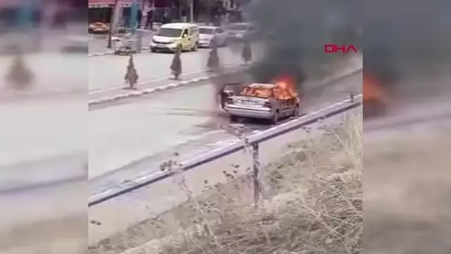 YOZGAT'TA HAREKET HALİNDEKİ OTOMOBİL YANDI YOZGAT'TA HAREKET HALİNDEKİ OTOMOBİL YANDI
