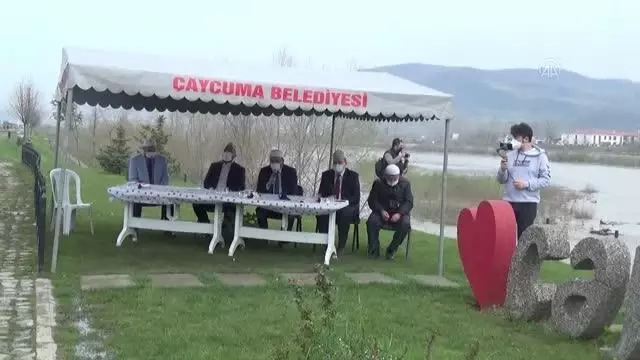 ZONGULDAK - Filyos Çayı üzerindeki köprünün çökmesi sonucu hayatını kaybedenler anıldı ZONGULDAK - Filyos Çayı üzerindeki köprünün çökmesi sonucu hayatını kaybedenler anıldı