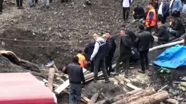Zonguldak'ta kaçak maden ocağında göçük (1) Zonguldak'ta kaçak maden ocağında göçük (1)