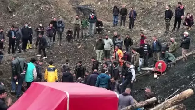 Zonguldak'ta ruhsatsız işletilen maden ocağındaki göçükte 1 işçi yaşamını kaybetti Zonguldak'ta ruhsatsız işletilen maden ocağındaki göçükte 1 işçi yaşamını kaybetti