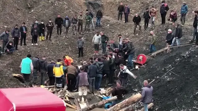 Zonguldak'ta ruhsatsız işletilen maden ocağındaki göçükte 1 işçi yaşamını kaybetti Zonguldak'ta ruhsatsız işletilen maden ocağındaki göçükte 1 işçi yaşamını kaybetti