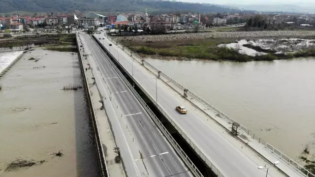 Zonguldak'taki köprü faciasında acılar halen dinmedi Zonguldak'taki köprü faciasında acılar halen dinmedi