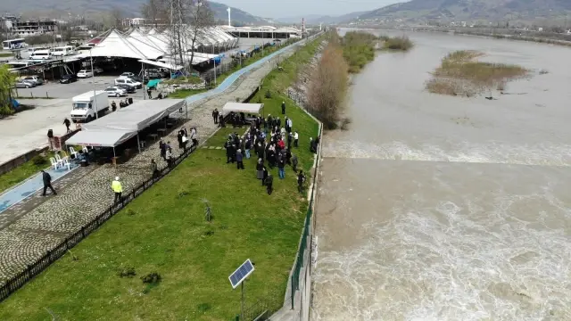 Zonguldak'taki köprü faciasında acılar halen dinmedi Zonguldak'taki köprü faciasında acılar halen dinmedi