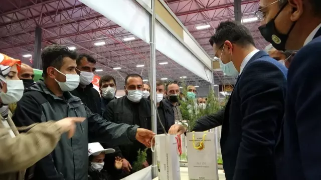 11. Van Doğu Anadolu Tarım Hayvancılık ve Gıda Fuarı kapılarını açtı 11. Van Doğu Anadolu Tarım Hayvancılık ve Gıda Fuarı kapılarını açtı