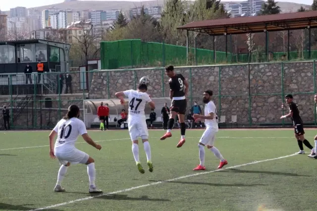 2. Lig: Elazığspor: 1 Sakaryaspor: 6 2. Lig: Elazığspor: 1 Sakaryaspor: 6