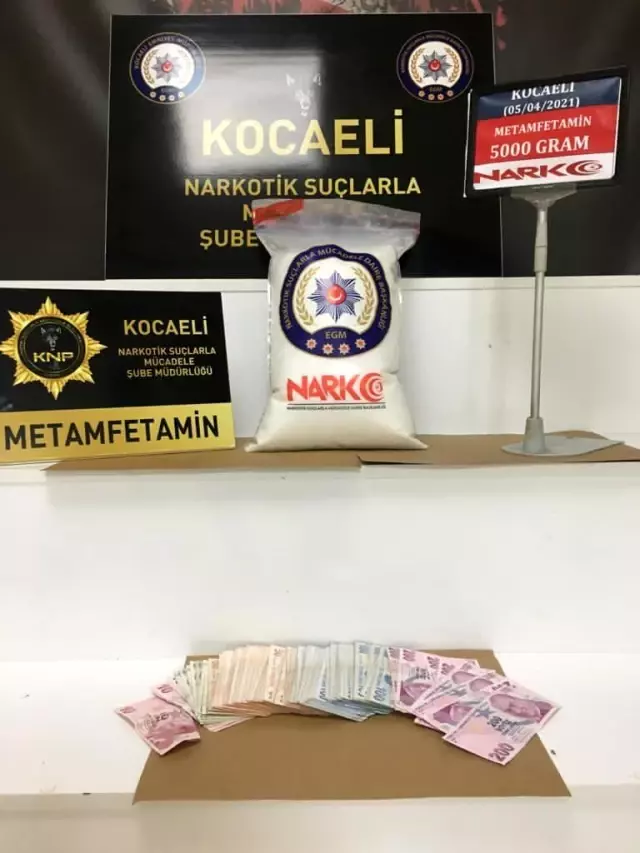 Son dakika haberi: 5 kilo uyuşturucu ile yakalanan 3 kişi gözaltına alındı Son dakika haberi: 5 kilo uyuşturucu ile yakalanan 3 kişi gözaltına alındı