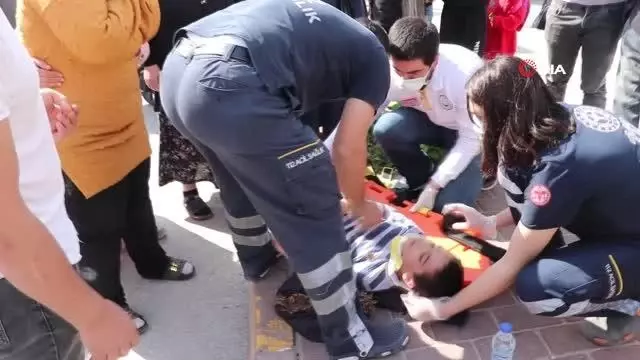 Son dakika haberi: 7 yaşındaki çocuğa otomobil çarptı, yakınları gözyaşlarına boğuldu Son dakika haberi: 7 yaşındaki çocuğa otomobil çarptı, yakınları gözyaşlarına boğuldu