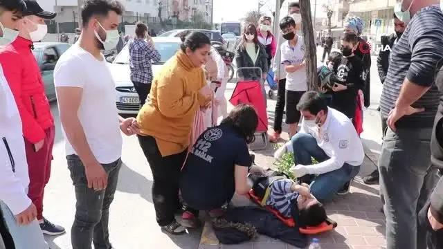 Son dakika haberi: 7 yaşındaki çocuğa otomobil çarptı, yakınları gözyaşlarına boğuldu Son dakika haberi: 7 yaşındaki çocuğa otomobil çarptı, yakınları gözyaşlarına boğuldu