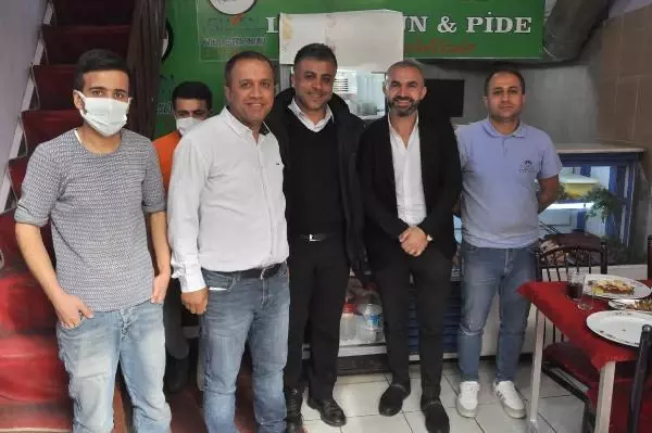 ABD'DEN ÖDÜLLÜ PİZZACI, SİLVAN'DA 25 YIL ÖNCE HAMUR AÇTIĞI TEZGAHTA LAHMACUN YAPTI ABD'DEN ÖDÜLLÜ PİZZACI, SİLVAN'DA 25 YIL ÖNCE HAMUR AÇTIĞI TEZGAHTA LAHMACUN YAPTI