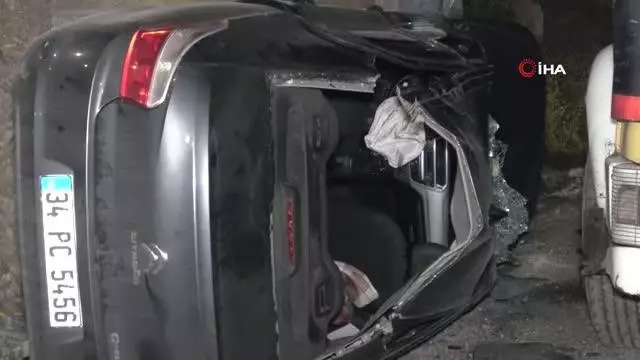 Adana'da otomobil şantiyeye devrildi: 1 yaralı Adana'da otomobil şantiyeye devrildi: 1 yaralı