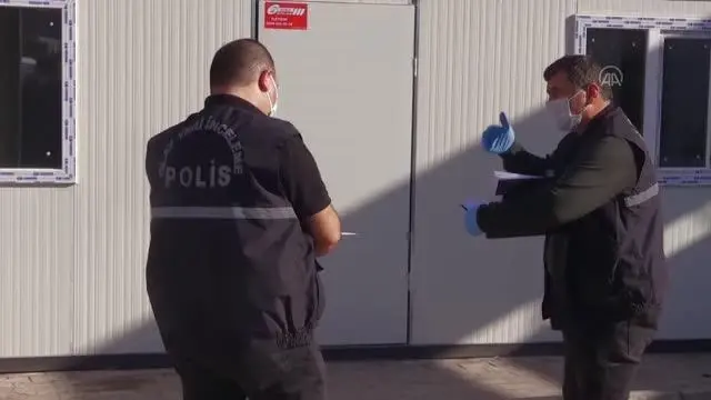 AFYONKARAHİSAR - Alacak verecek nedeniyle darbettikleri kişiyi tüfekle yaralayan genç ve babası yakalandı AFYONKARAHİSAR - Alacak verecek nedeniyle darbettikleri kişiyi tüfekle yaralayan genç ve babası yakalandı