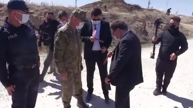 AFYONKARAHİSAR - Özel harekat polislerinin eğitim faaliyetleri nefes kesti AFYONKARAHİSAR - Özel harekat polislerinin eğitim faaliyetleri nefes kesti