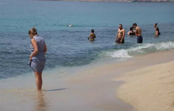 Alanya'da plajlar doldu Alanya'da plajlar doldu