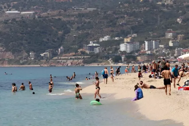 Alanya'ya yaz erken geldi Alanya'ya yaz erken geldi