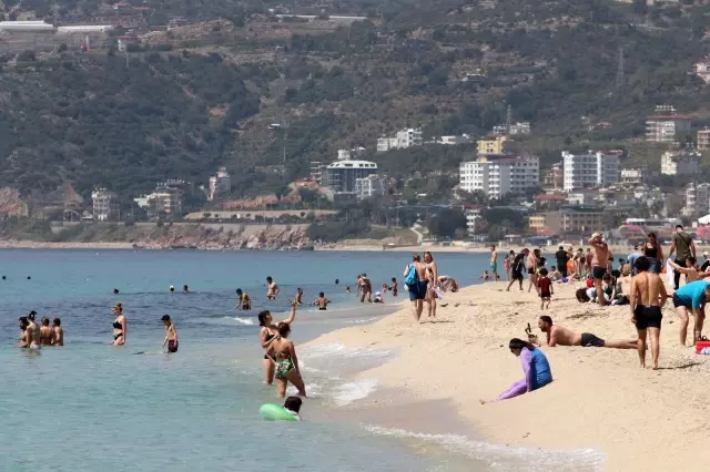 Alanya'ya yaz erken geldi Alanya'ya yaz erken geldi