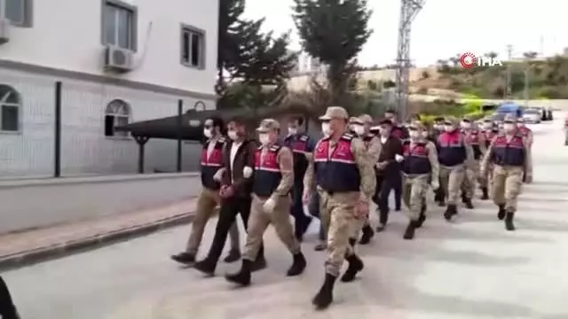 Son dakika... Altınözü'de uyuşturucu operasyonu: 7 tutuklu Son dakika... Altınözü'de uyuşturucu operasyonu: 7 tutuklu
