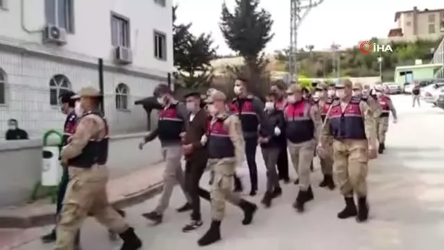 Son dakika... Altınözü'de uyuşturucu operasyonu: 7 tutuklu Son dakika... Altınözü'de uyuşturucu operasyonu: 7 tutuklu