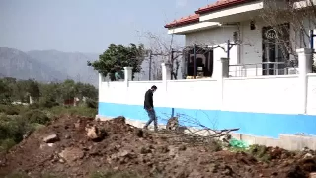 Antalya'da 15 aydır haber alınamayan kişinin cesedi foseptikte bulundu Antalya'da 15 aydır haber alınamayan kişinin cesedi foseptikte bulundu