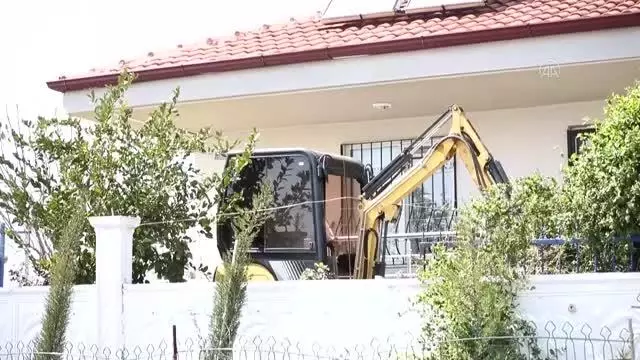 Antalya'da 15 aydır haber alınamayan kişinin cesedi foseptikte bulundu Antalya'da 15 aydır haber alınamayan kişinin cesedi foseptikte bulundu