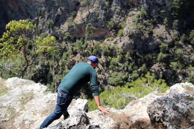 Antalya'da kayıp genç uçurum ve ormanlık alanda aranıyor Antalya'da kayıp genç uçurum ve ormanlık alanda aranıyor