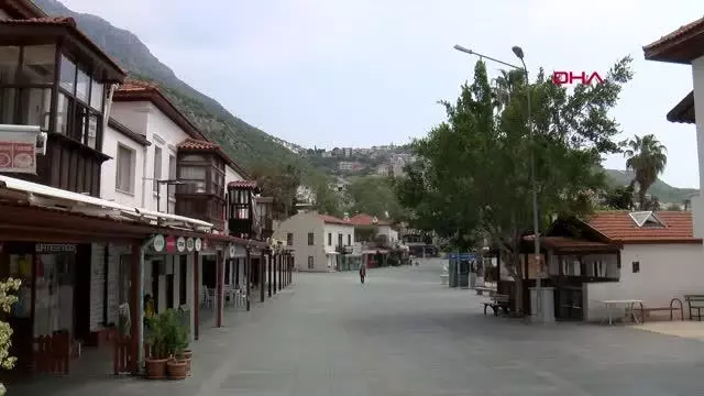 ANTALYA LÜKS VİLLALARIYLA ÜNLÜ İLÇE, PANDEMİ SINAVINI GEÇEMEDİ ANTALYA LÜKS VİLLALARIYLA ÜNLÜ İLÇE, PANDEMİ SINAVINI GEÇEMEDİ