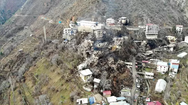 Son Dakika | Artvin'de 15 yılda 123 köy yangınında 268 ev yandı Son Dakika | Artvin'de 15 yılda 123 köy yangınında 268 ev yandı