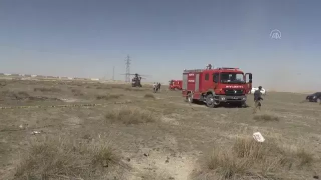 Askeri gösteri uçağı düştü (3) Askeri gösteri uçağı düştü (3)
