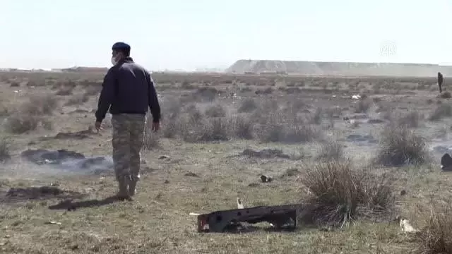 Askeri gösteri uçağı düştü (3) Askeri gösteri uçağı düştü (3)