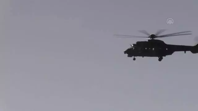 Askeri gösteri uçağı düştü (4) Askeri gösteri uçağı düştü (4)