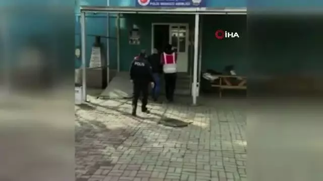 Ataşehir'de yolun karşısına geçen kadına çarptıktan sonra kaçan sürücü yakalandı Ataşehir'de yolun karşısına geçen kadına çarptıktan sonra kaçan sürücü yakalandı