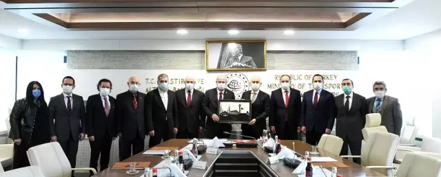 Son dakika haberi! Ankara Ticaret Odası heyeti Ulaştırma ve Altyapı Bakanı Karaismailoğlu'nu ziyaret etti Son dakika haberi! Ankara Ticaret Odası heyeti Ulaştırma ve Altyapı Bakanı Karaismailoğlu'nu ziyaret etti