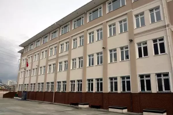 AVCILAR'DA YENİ İLKOKUL YAPTIRILDI BU GÖRÜNTÜ TARİH OLACAK AVCILAR'DA YENİ İLKOKUL YAPTIRILDI BU GÖRÜNTÜ TARİH OLACAK