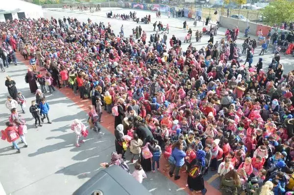 AVCILAR'DA YENİ İLKOKUL YAPTIRILDI BU GÖRÜNTÜ TARİH OLACAK AVCILAR'DA YENİ İLKOKUL YAPTIRILDI BU GÖRÜNTÜ TARİH OLACAK