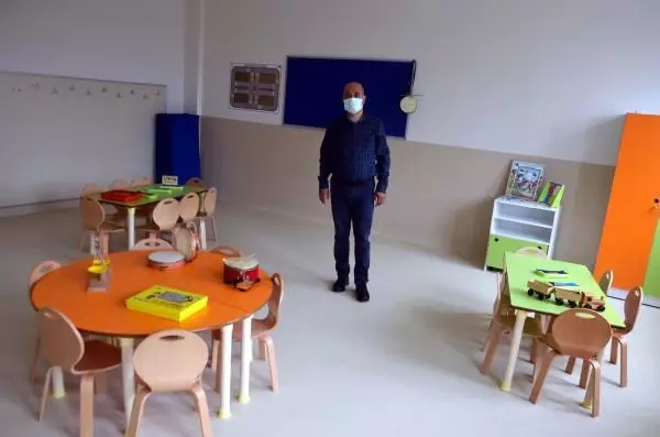 AVCILAR'DA YENİ İLKOKUL YAPTIRILDI BU GÖRÜNTÜ TARİH OLACAK AVCILAR'DA YENİ İLKOKUL YAPTIRILDI BU GÖRÜNTÜ TARİH OLACAK