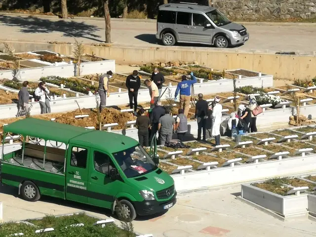 Avukatlık bürosundaki silahlı saldırıda ölen kişi toprağa verildi Avukatlık bürosundaki silahlı saldırıda ölen kişi toprağa verildi
