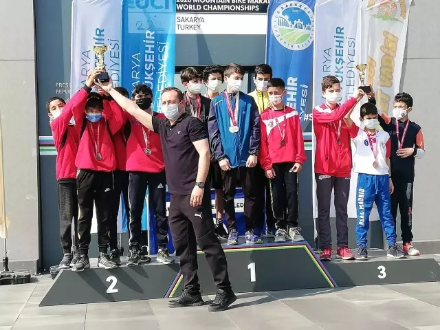Ayçiçeği Bisiklet Vadisi, 7 farklı şehirden 180 sporcuya ev sahipliği yaptı Ayçiçeği Bisiklet Vadisi, 7 farklı şehirden 180 sporcuya ev sahipliği yaptı