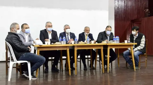 Aydın Büyükşehir Belediyesi Sultanhisarlı muhtarlarla bir araya geldi Aydın Büyükşehir Belediyesi Sultanhisarlı muhtarlarla bir araya geldi