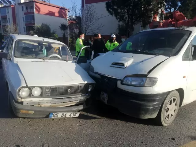Son dakika haber: Aydın'da trafik kazası: 2 yaralı Son dakika haber: Aydın'da trafik kazası: 2 yaralı