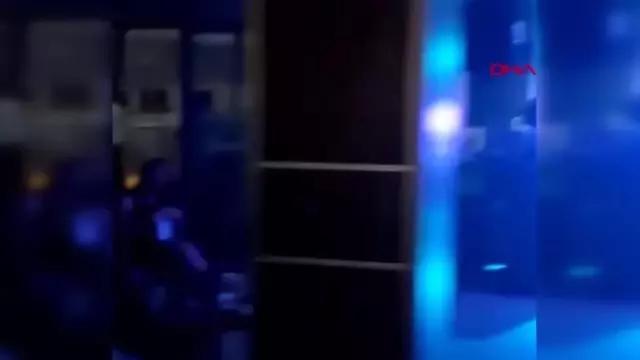 Son dakika... AYDIN OTEL LOBİSİNDE PARTİ YAPANLARIN EĞLENCESİNE POLİS BASKINI; O ANLAR KAMERADA Son dakika... AYDIN OTEL LOBİSİNDE PARTİ YAPANLARIN EĞLENCESİNE POLİS BASKINI; O ANLAR KAMERADA