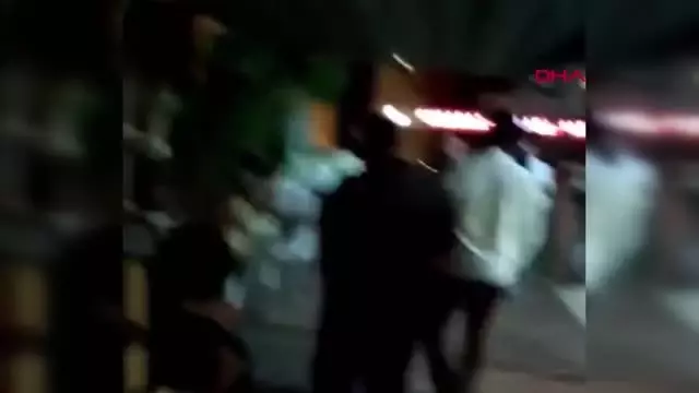 Son dakika... AYDIN OTEL LOBİSİNDE PARTİ YAPANLARIN EĞLENCESİNE POLİS BASKINI; O ANLAR KAMERADA Son dakika... AYDIN OTEL LOBİSİNDE PARTİ YAPANLARIN EĞLENCESİNE POLİS BASKINI; O ANLAR KAMERADA