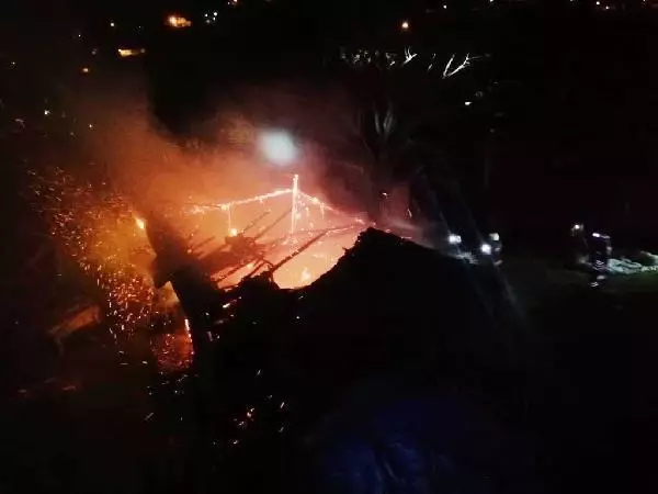 Son dakika haberi | TRABZON BABASINI YANAN EVDE SANAN KADIN, KALP KRİZİNDEN ÖLDÜ Son dakika haberi | TRABZON BABASINI YANAN EVDE SANAN KADIN, KALP KRİZİNDEN ÖLDÜ