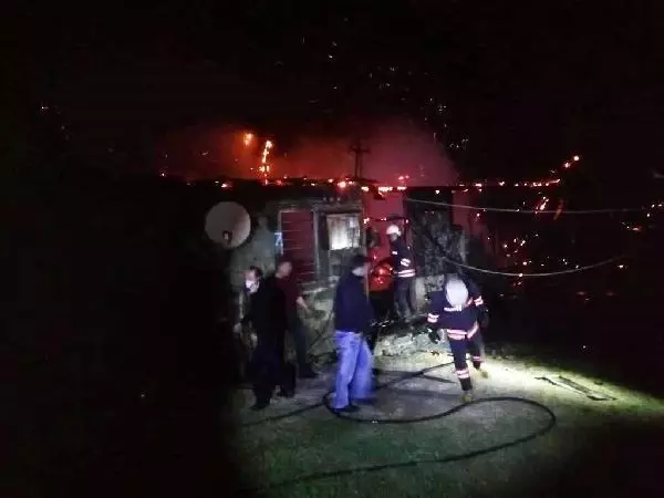 Son dakika haberi | TRABZON BABASINI YANAN EVDE SANAN KADIN, KALP KRİZİNDEN ÖLDÜ Son dakika haberi | TRABZON BABASINI YANAN EVDE SANAN KADIN, KALP KRİZİNDEN ÖLDÜ