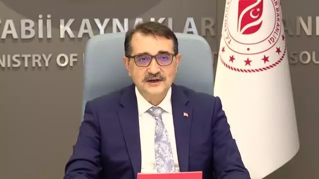 Bakan Dönmez: 'Geçtiğimiz yıl enerji verimliliğine toplamda 635 milyon dolar yatırım yapıldı' Bakan Dönmez: 'Geçtiğimiz yıl enerji verimliliğine toplamda 635 milyon dolar yatırım yapıldı'