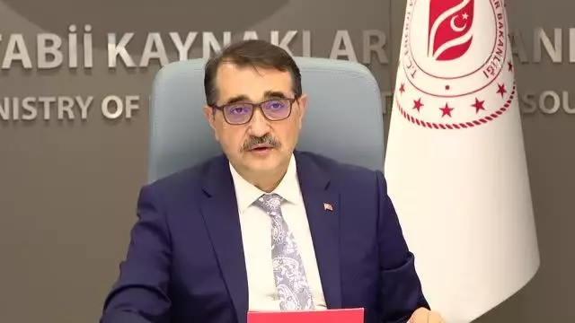 Bakan Dönmez: '(Kojenerasyon tesisi) Yıllık birincil enerji kaynağı tasarrufumuz 2,7 teravatsaattir' Bakan Dönmez: '(Kojenerasyon tesisi) Yıllık birincil enerji kaynağı tasarrufumuz 2,7 teravatsaattir'