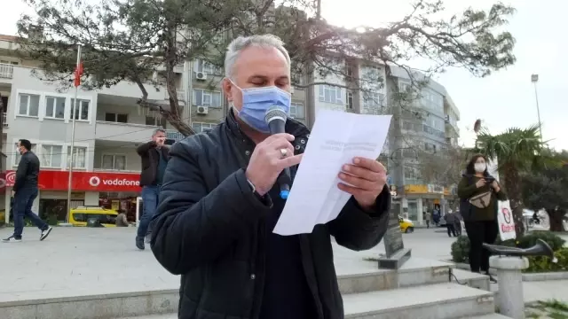 Balıkesir'de emekli amirallerin bildirisine tepki yağdı Balıkesir'de emekli amirallerin bildirisine tepki yağdı